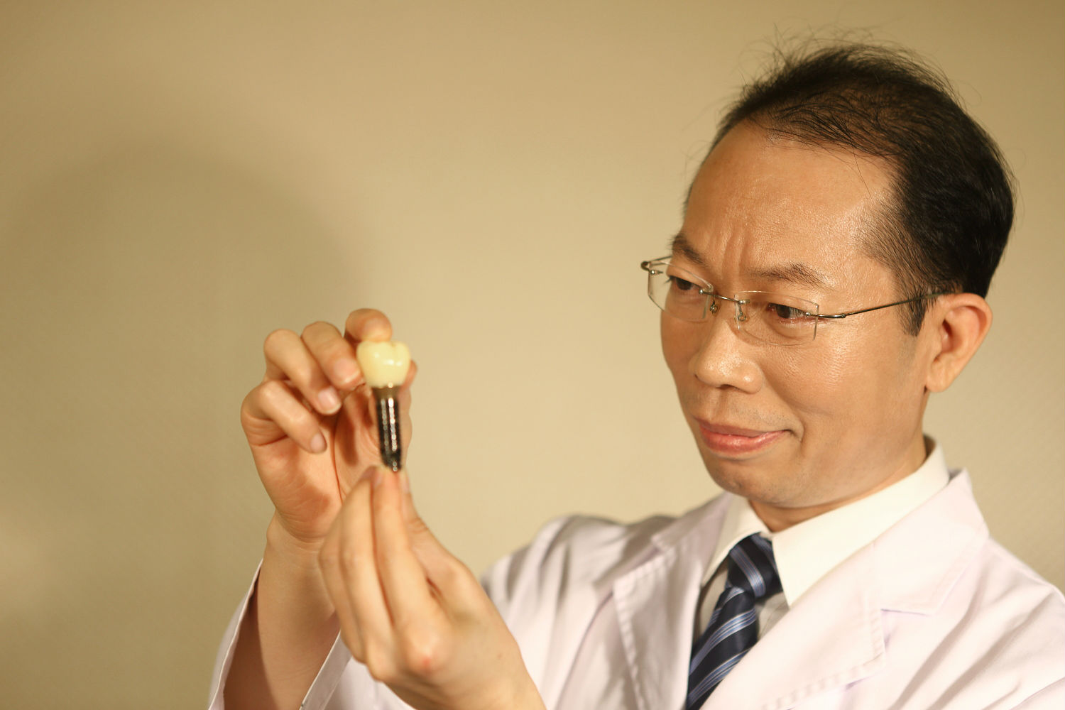 門牙脫落怎么辦? 門牙脫落怎么辦?