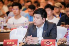 吳雨函博士專訪 | 十余春秋，植牙數(shù)顆，醫(yī)術(shù)猶似繁花絢爛